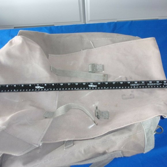 LARGE WWII CANVAS BARREL BACKPACK RUCK ROLL AWAY HAS INITIALS CF 21SI391 - Picture 10 of 12